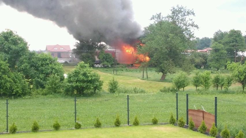 Do pożaru doszło około godziny 17 we wtorek w Konikowie. Od...
