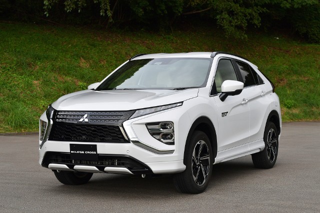 Firma Mitsubishi Motors Corporation (MMC) zaprezentowała właśnie odnowiony model SUVa Eclipse Cross. Model ten będzie w Europie oferowany z hybrydowym układem napędowym plug-in (PHEV).Fot. Mitsubishi