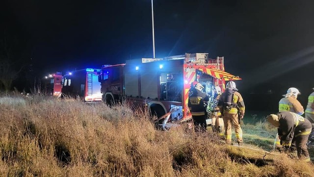 W wyniku pożaru doszło do sporych zniszczeń pustostanu w Grębocinie. W efekcie po ugaszeniu ognia konieczna była częściowa rozbiórka dachu i stropu budynku.