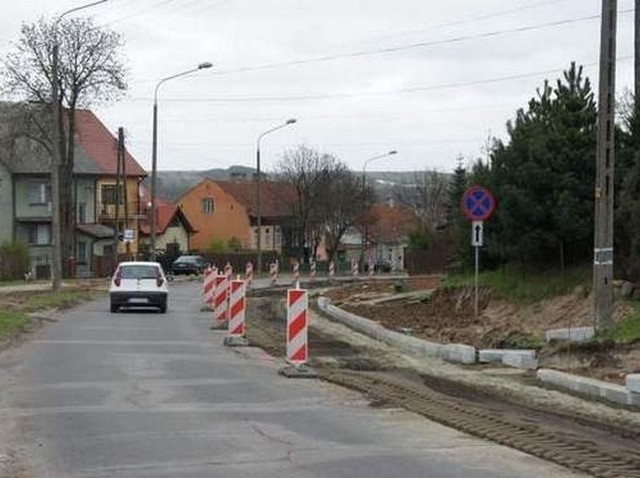 Ruch otwarto na ul. Sikorskiego w kierunku Mostu "Hubala". Od piątku jednak utrudnienia pojawią się na ul. Wojska Polskiego.