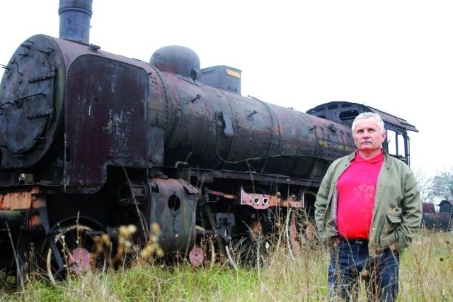 To niemiecki parowóz OK1. Ma sto lat i popada w ruinę. Niech ktoś go ratuje &#8211; mówi Mirosław Sawczyński.