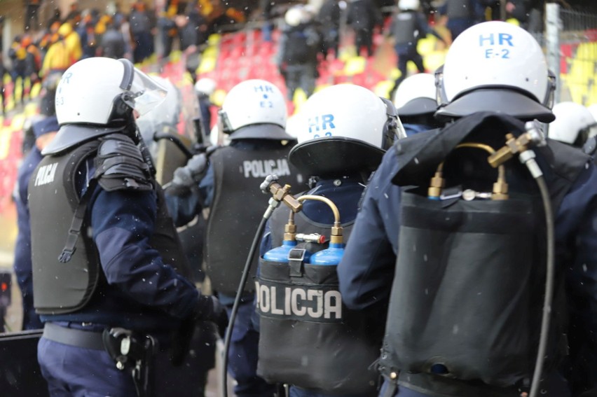 Policjanci z Kielc i Radomia interweniowali podczas...