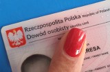 Zmiany w dowodach osobistych. Kto musi wymienić? Jak złożyć wniosek? Ile czeka się na dowód w Toruniu? 