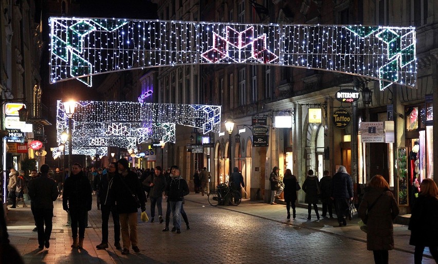 Świąteczne iluminacje Krakowa. Miasto niczym z bajki [ZDJĘCIA]