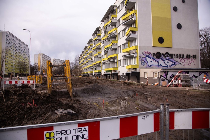 Kolejny etap budowy trasy tramwajowej na Popowice. Zobacz co teraz robią!