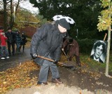 Nowe Drzewka Pamięci na Cmentarzu Centralnym (wideo)