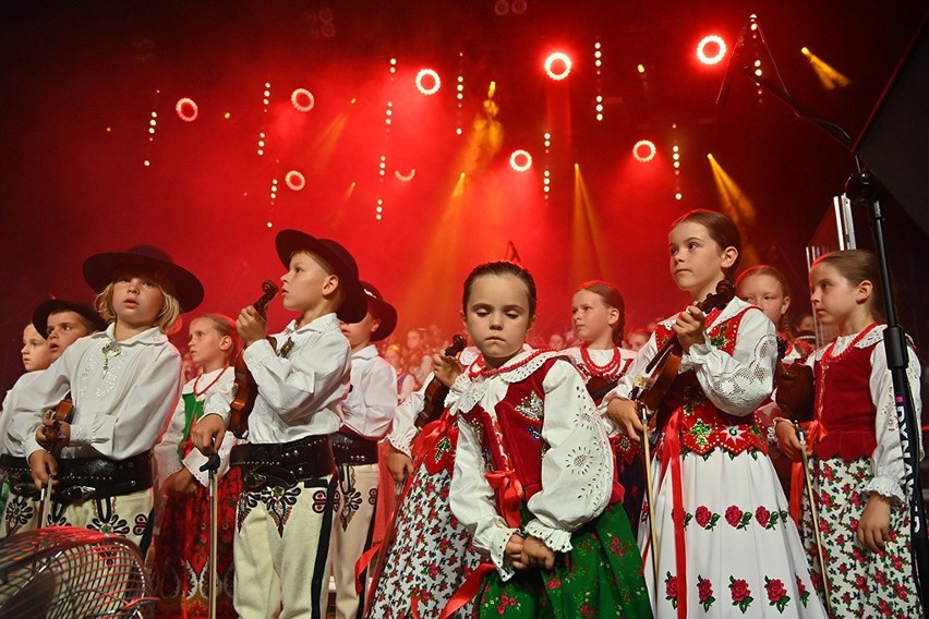 Koncert Małej Armii Janosika w Busku-Zdroju.