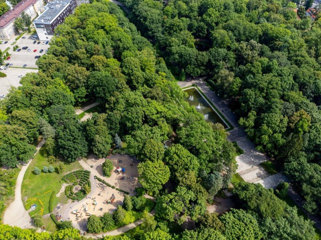 W tym rejonie parku Planty zostanie wybudowany nowy szalet miejski i przebudowany plac zabaw. Nowa będzie też fontanna