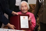 Synowie zrobili jej niespodziankę. 104-latka walcząca w Powstaniu Warszawskim dostała awans na kapitana
