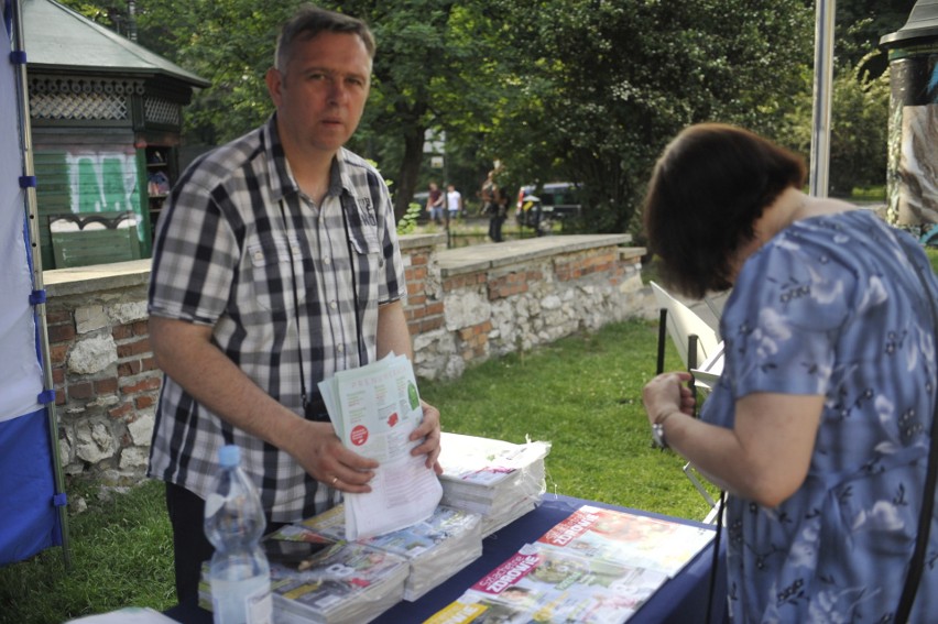 Rodzinny Piknik pod Papieskim Oknem [ZDJĘCIA]