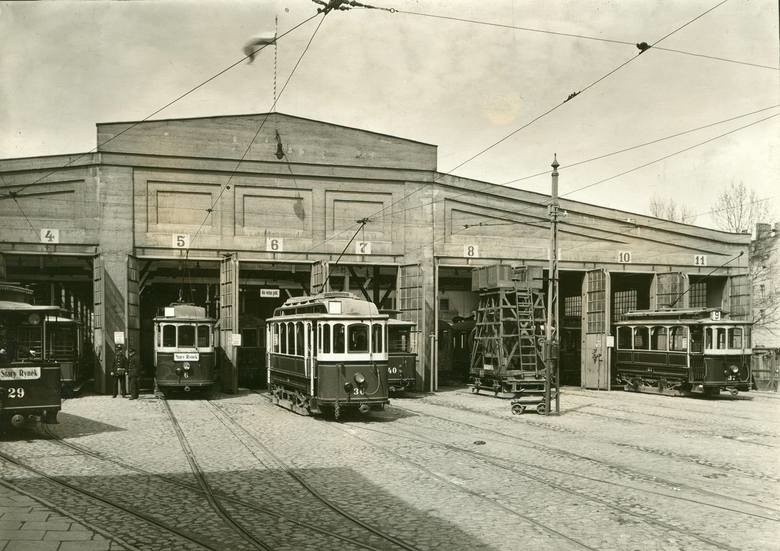 6 marca 1898 roku rozpoczęto pasażerskie przewozy tramwajami...