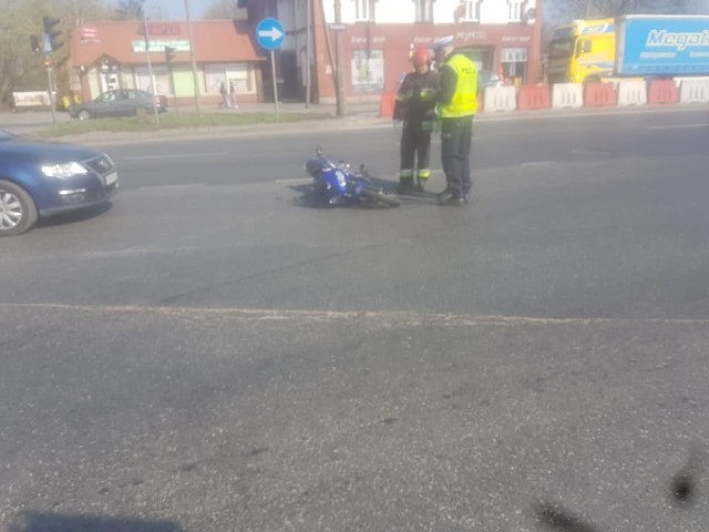 W niedzielne przedpołudnie doszło do wypadku z udziałem motocyklisty. Mężczyzna trafił do szpitala. Więcej informacji >> Przegląd najważniejszych wydarzeń w regionie. 9 odcinek Flash Info