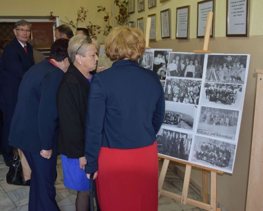 Szkolnych wspomnień czar... Absolwenci zjechali do sandomierskiej "marmolady"  