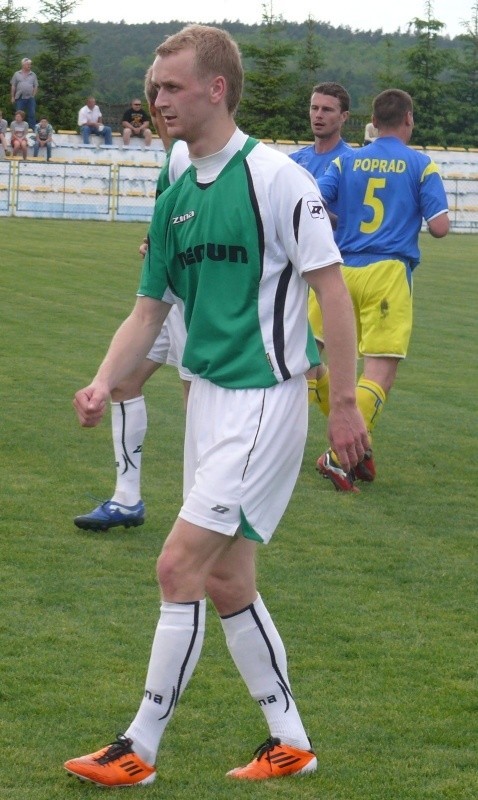 Jan Kowalski był testowany w Unii Tarnów. Zdobył bramkę w sparingu z Okocimskim Brzesko, ale nadal nie wiadomo, gdzie zagra w przyszłym sezonie. 