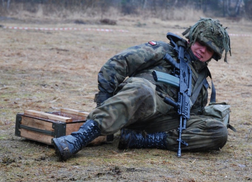 Żołnierze ćwiczą na poligonie w Drawsku Pomorskim.