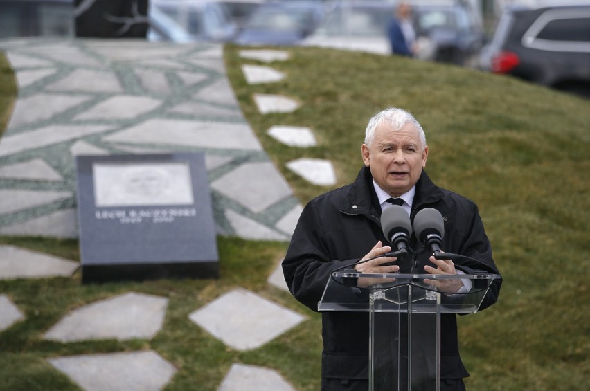 Jarosław Kaczyński na ceremonii odsłonięcia pomnika...