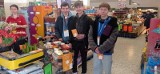 Świąteczna Zbiórka Żywności. Uczniowie z Olesna zebrali ponad 700 kilogramów żywności na paczki dla potrzebujących