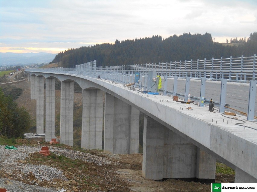 Jeden z najwyższych mostów Europy Środkowej na ukończeniu - to 10 km od granicy z woj. śląskim