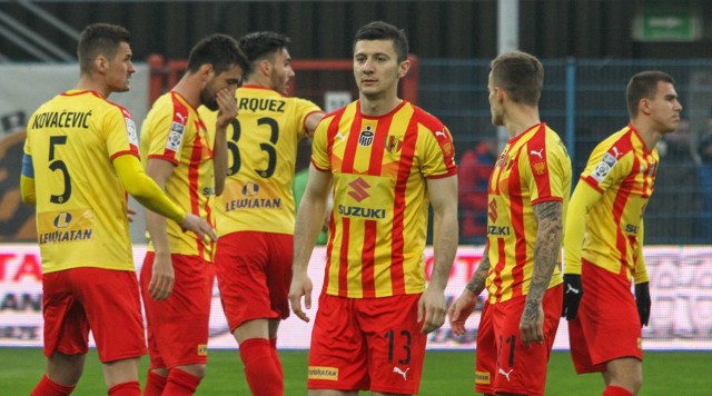 Piłkarze Korony Kielce przegrali 0:4 z Piastem Gliwicach na koniec sezonu zasadniczego. Dziś oceniamy kieleckich graczy po tym spotkaniu. Kto wypadł przyzwoicie, a kto mocno zawiódł?