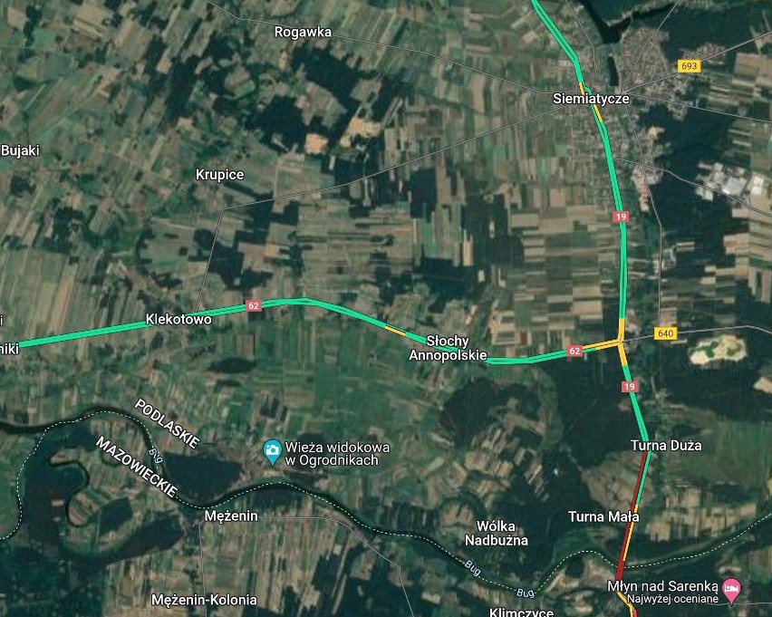 Zablokowana jest droga w Kózkach w województwie mazowieckim....