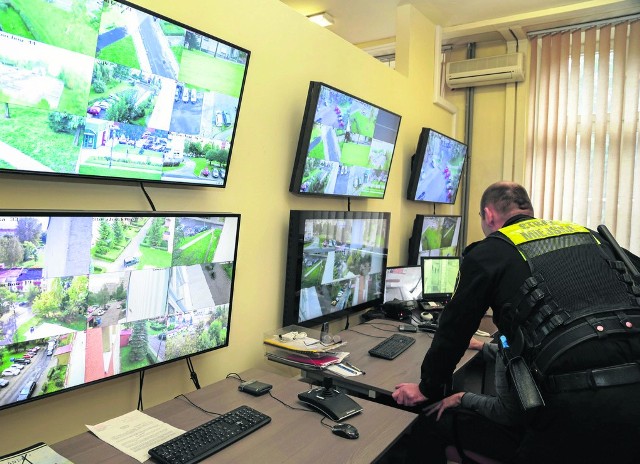 Strażnicy miejscy i policjanci dzięki kamerom mogą szybciej zauważyć przypadki łamania prawa