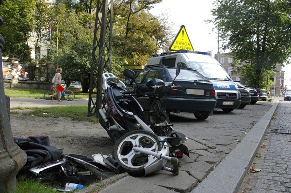 Na ul. Zielonej samochód zderzył się z motocyklem.