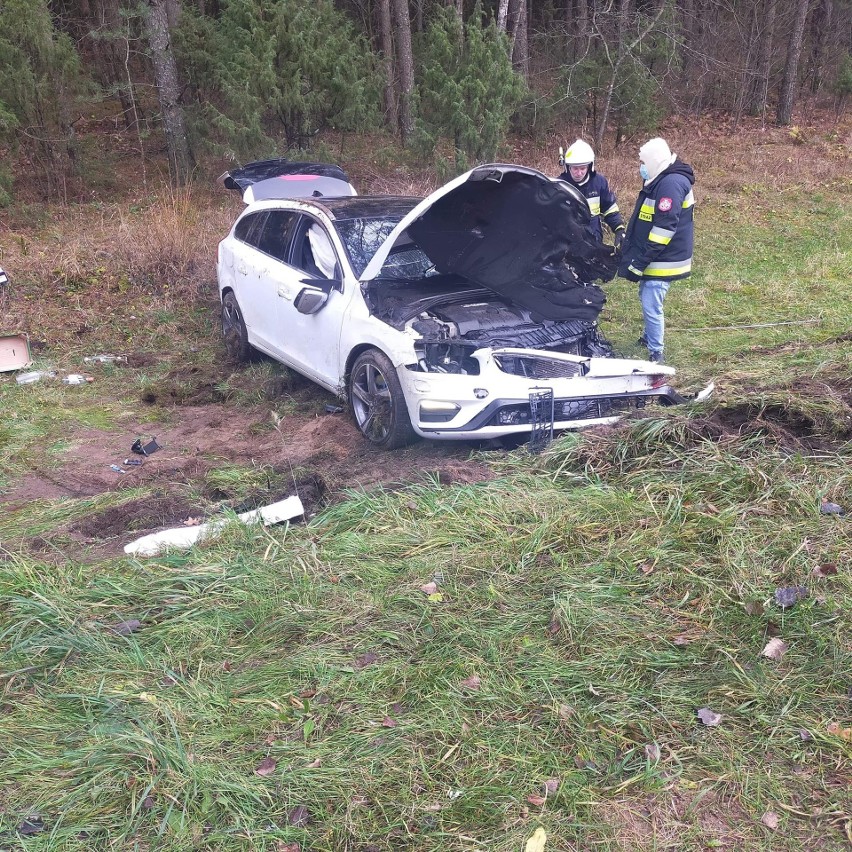 Zarzeczany. Zderzenie dwóch aut na drodze krajowej nr 65. Dwie osoby trafiły do szpitala (zdjęcia)