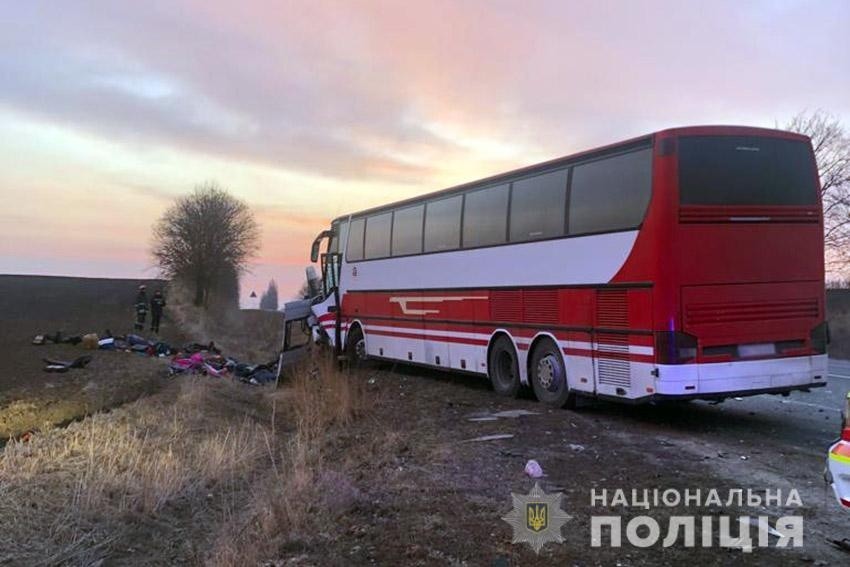 Autobus zderzył się z mikrobusem wiozącym przesiedleńców z...