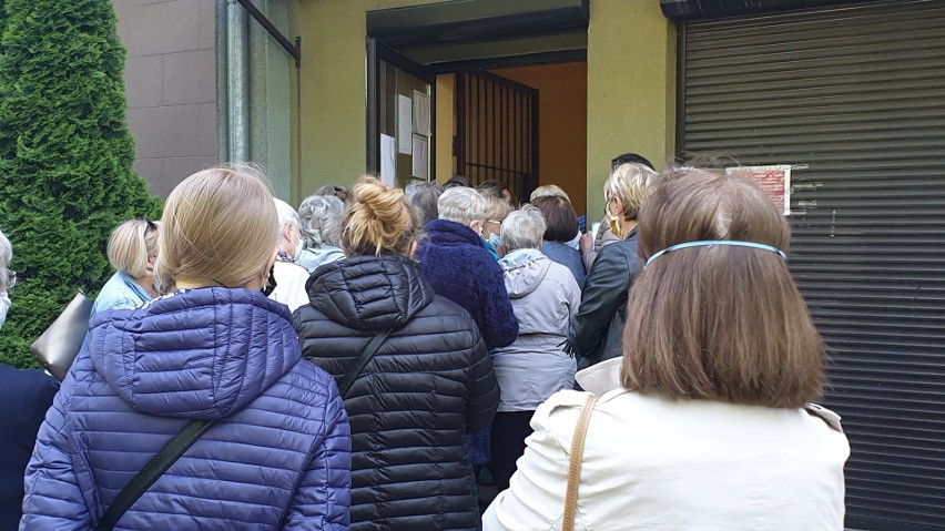 Szturm staruszek na poradnię osteoporozy. Zapisali kilkadziesiąt pań na ten sam termin