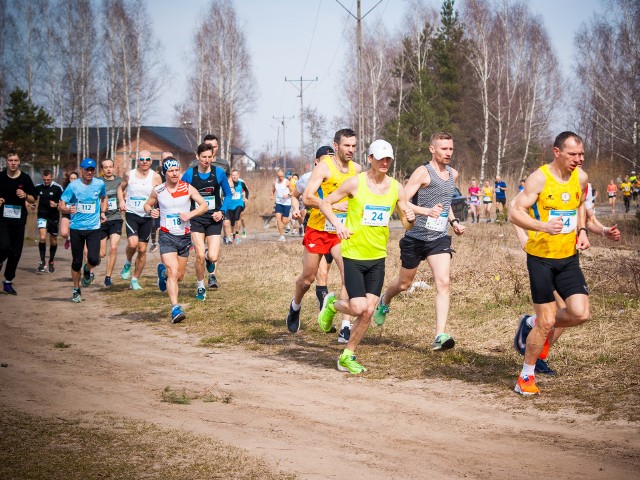 Sportowe powitanie wiosny, czyli bieg na 10 kilometrów i marsz nordic walking w Gorzycach