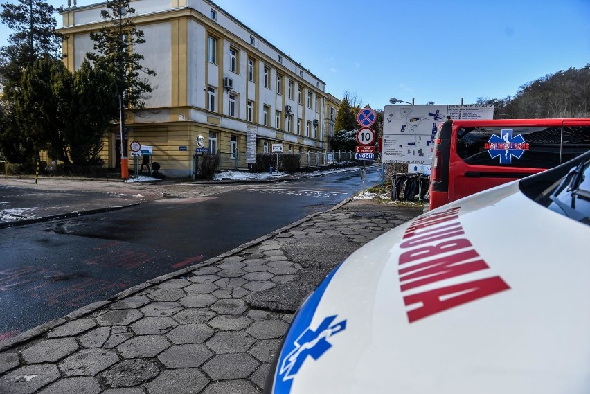 Koronawirus. Zakażeni wirusem COVID-19 z jednostki wojskowej w Elblągu będą hospitalizowani w Gdańsku. Rzecznik: Stan chorych jest dobry