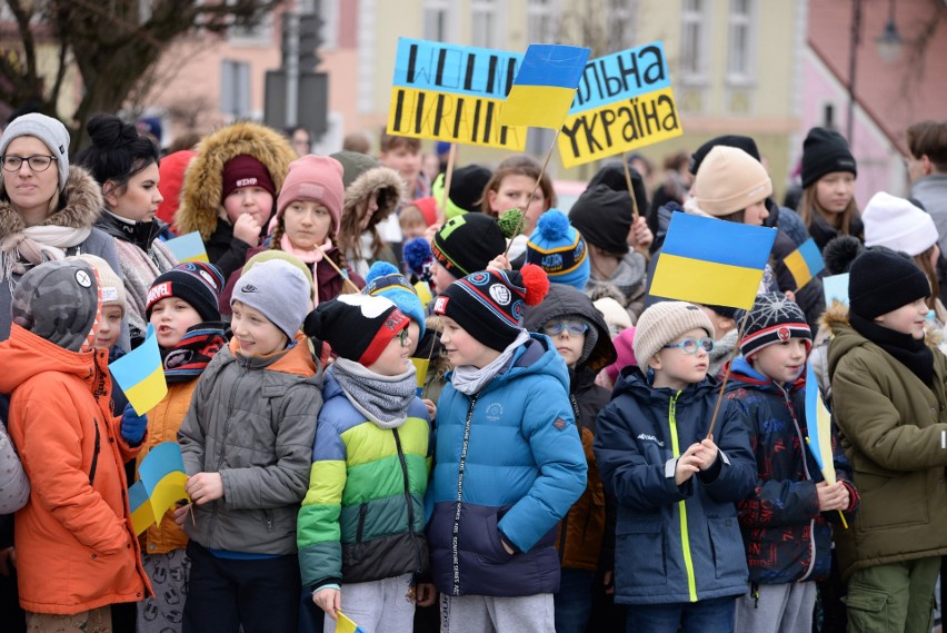 Więcbork w centrum miasta zorganizował manifestację...