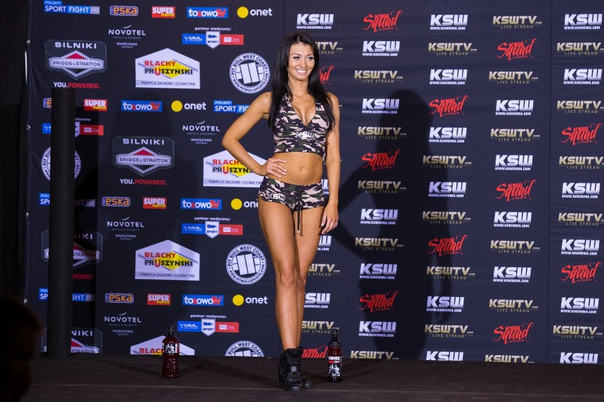 Ring Girls na ceremonii ważenia przed KSW 38 [ZDJĘCIA]