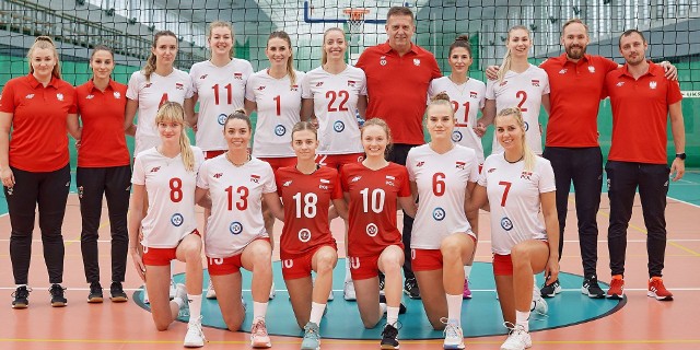 Reprezentacja Polski siatkarek w ćwierćfinale Uniwersjady. W kadrze są dwie radomianki: Kornelia Moskwa (z nr. 1) oraz Marta Łyczakowska (z nr. 13).