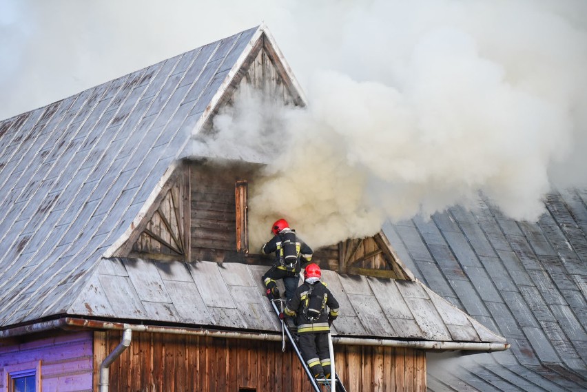 Kościelisko. Pożar drewnianego budynku mieszkalnego [ZDJĘCIA]