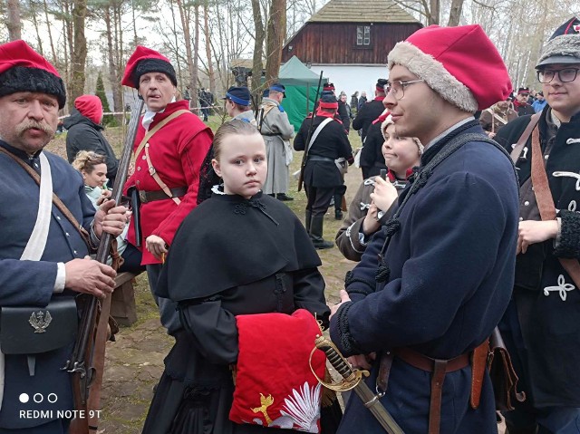 W skansenie można było podziwiać inscenizację historyczną z czasów Powstania Styczniowego.Więcej zdjęć na kolejnych slajdach>>>