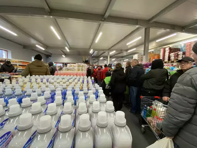 W Częstochowie otwarto market Vollmart. Zastąpił zamknięty rosyjski Mere. Co można tu kupić i za ile?