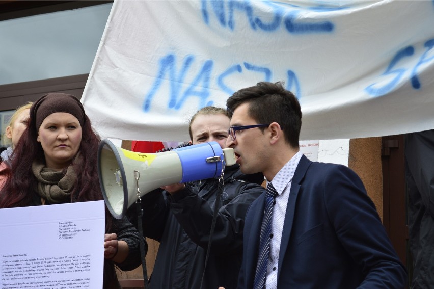 Protest przeciwko likwidacji Teatru Dzieci Zagłębia