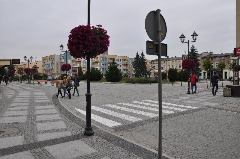 Na Rynku stanęły lampy uliczne, stylizowane na dawne...