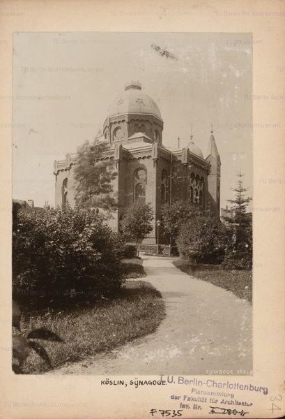 Inne ujęcie koszalińskiej synagogi