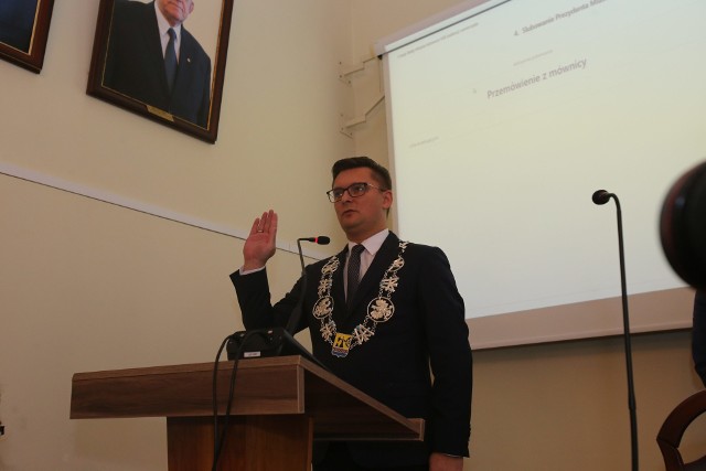 Marcin Krupa, prezydent Katowic, w trakcie zaprzysiężenia na druga kadencję