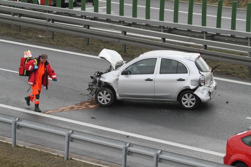 Groźny wypadek na S8. Ciężko rannego zabrał śmigłowiec (ZDJĘCIA)