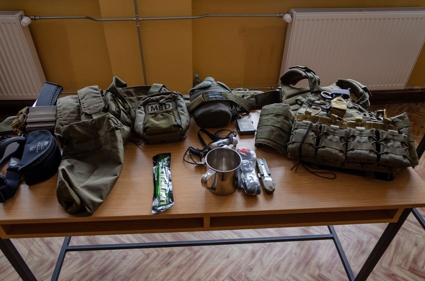 W CSMW w Ustce nauczyciele zaliczyli wojskowy kurs przetrwania (zdjęcia)