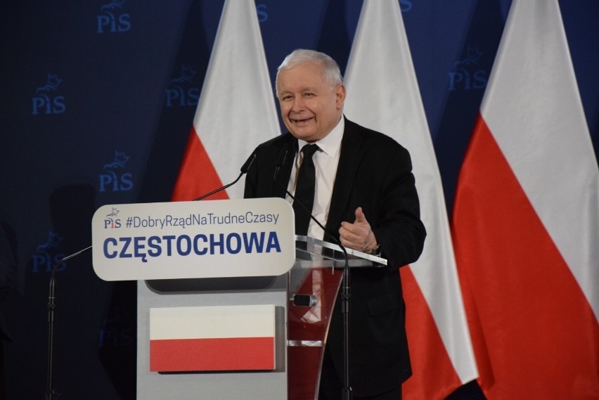 Od pewnego czasu Jarosław Kaczyński wizytuje polskie miasta....