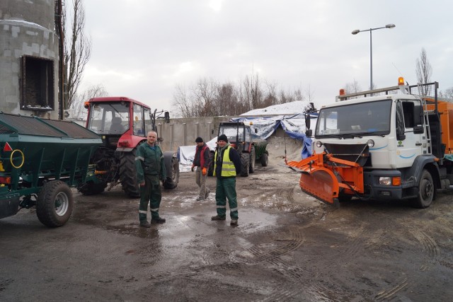 W Mikołowie na Akcje Zima przeznaczono ponad 260 tys. zł. Przygotowano 23 pojazdy do odśnieżania oraz zmagazynowano 150 ton soli i 100 ton piasku.