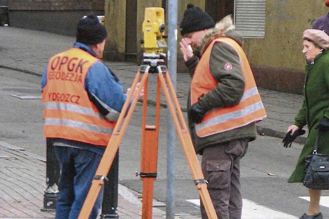 Geodetów trudno ściągnąć do urzędu - rynek oferuje im lepsze warunki.