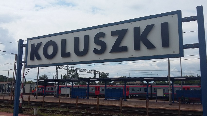 13-letnie łodzianki odnalezione w pociągu przejeżdżającym przez Koluszki. Tłumaczyły, że pojechały na wycieczkę do Warszawy...