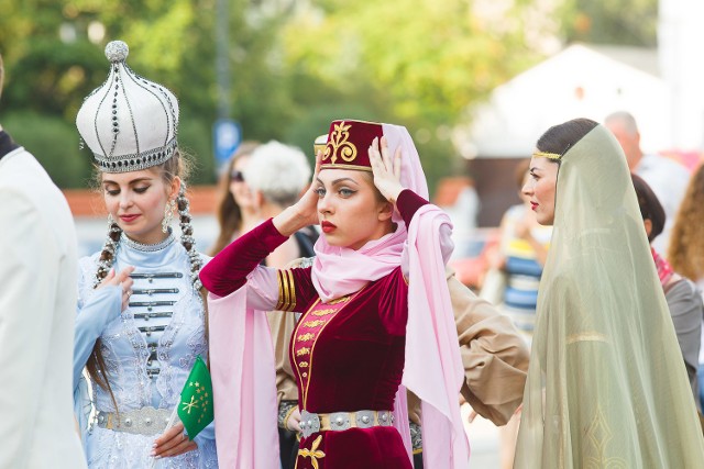 Podlaska Oktawa Kultur rozpoczęta! Do Białegostoku zjechały zespoły z całego świata.