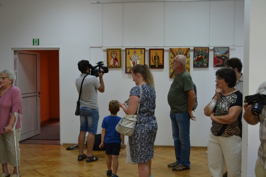 Niezwykłe ikony Marii Topolewicz w bibliotece w Tarnobrzegu. Zobacz zdjęcia