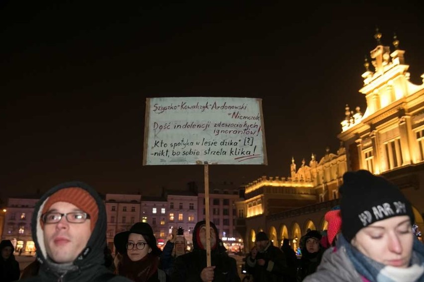 Kraków. "Dziki" na Rynku Głównym? To protest przeciwko masowym polowaniom [ZDJĘCIA]